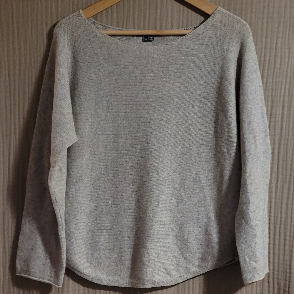 Vince. Light Soft Muted Heather Gray Wool and Cashmere Blend Sweater Size Large